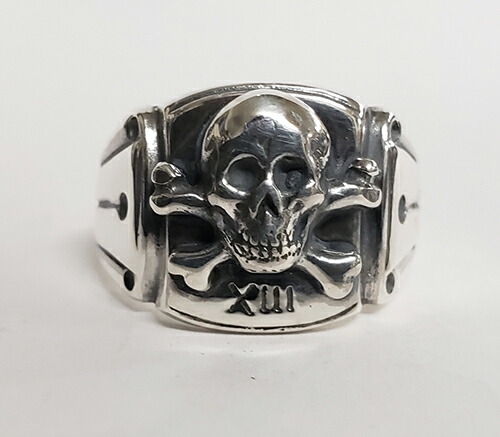 galcia / ガルシア RING \"SKULL CROSS BONE\"" SKULL RING SILVER925 しろがね色 スカル クロスボーン XIII 13 輪っか (21R-SG001SS)※こちらの商いものは、受注製細工物の為、3～4週前後で送りとどけるになります。"