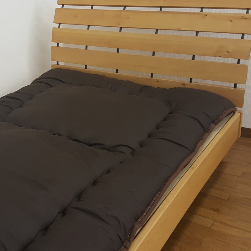 敷き布団　ダブル（140×210cm）わたを使用した軽量敷き布団（レギュラー） 6,195円