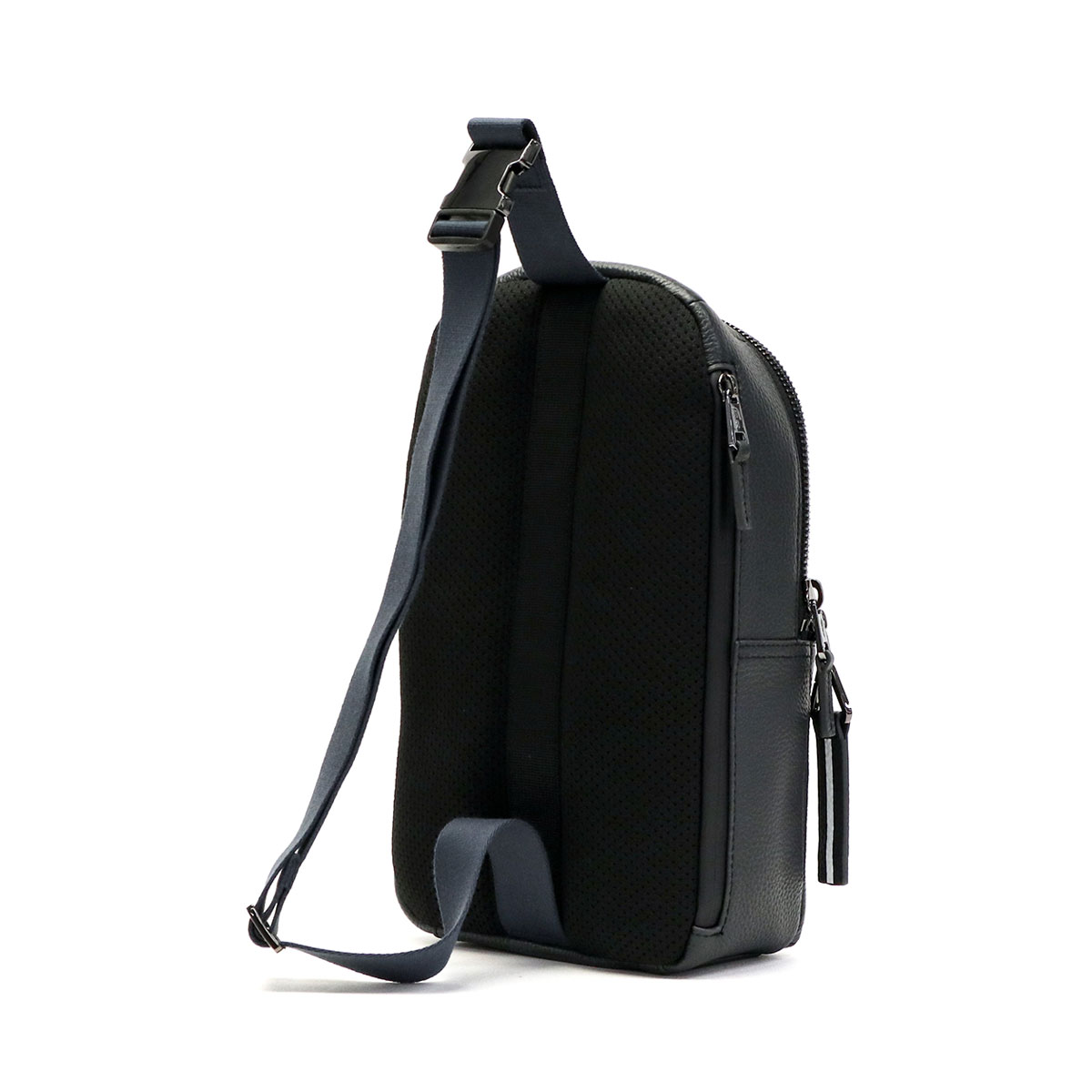 楽天市場 エントリー 楽天カード23倍 6 15限定 無料ラッピング ラコステ バッグ ボディバッグ Lacoste Altitude ワンショルダーバッグ ショルダー 斜めがけ 縦型 本革 レザー メンズ レディース Nh2924n ギャレリア Bag Luggage