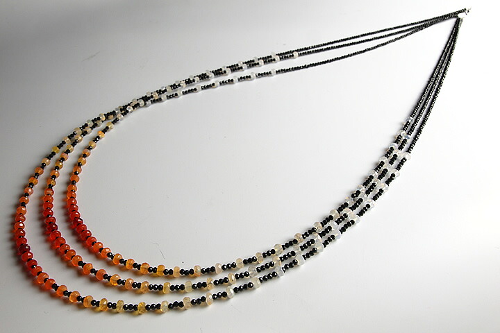 ブラックスピネル&times;メキシカンオパールネックレス(インド加工)　3連タイプ｜ギャラリーメイスン