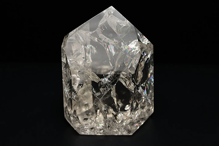 【オススメ】☆レインボー入りクラック水晶ポイント☆ 楽天市場】○【レインボークラック水晶 ポイント】80g-100g 開運・幸運