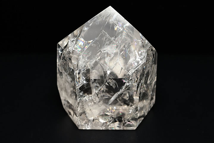 水晶　透明度が高く最高品質レインボー入クラック有希少価値‼️9/1迄大特価SALE 楽天市場】【レインボークラック水晶 ポイント】140g-160g 開運・幸運