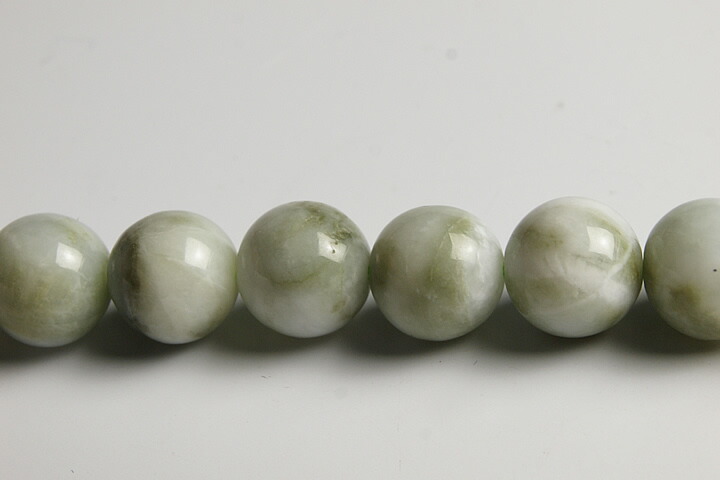 楽天市場】13mm糸魚川翡翠(糸魚川ヒスイ) 粒売りビーズ 9粒セット