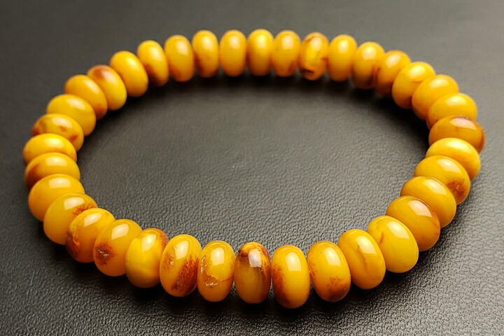 8mm×4mm老琥珀(蜜蝋琥珀、コハク、アンバー)ボタンブレスレット