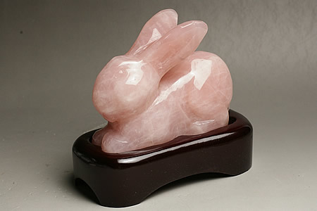 【2023年 干支　置物】卯　うさぎ　ローズクォーツ(紅水晶)【石製品】