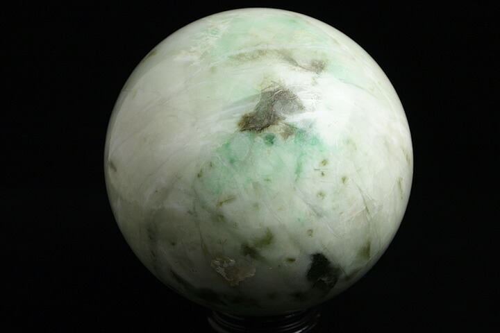 ⭕️一生物の勾玉‼️お身近に高品質の糸魚川翡翠ジェダイトの本物を‼️外部鑑定機関鑑別付 楽天市場】国産 糸魚川産 高級本翡翠 武藤玄功作 『 弥栄大勾玉