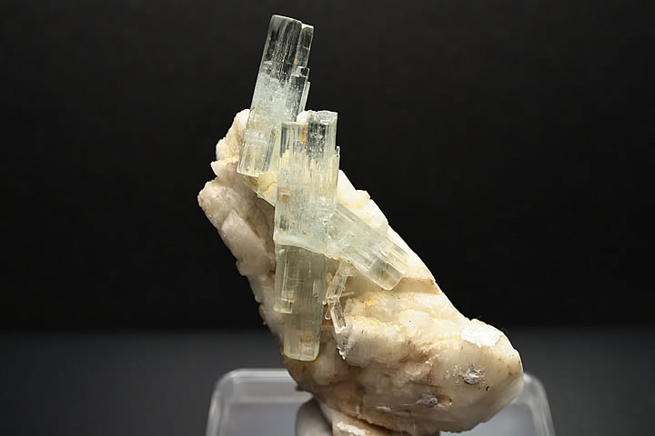 楽天市場】超レア品！気泡入り！アクアマリン結晶 宝石品質