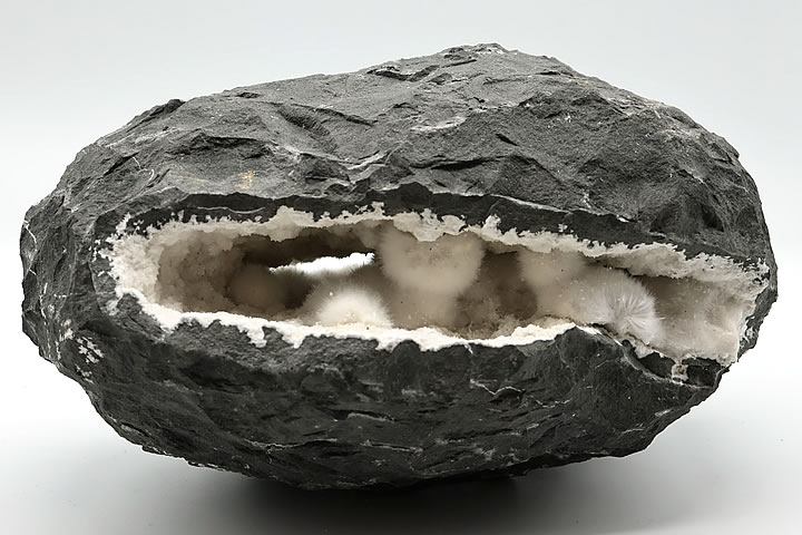 楽天市場】オケナイト原石(オーケン石)インド産 4.98kg