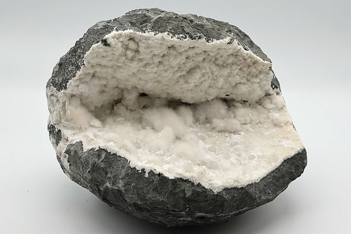 楽天市場】オケナイト原石(オーケン石)インド産 5.29kg : ギャラリー