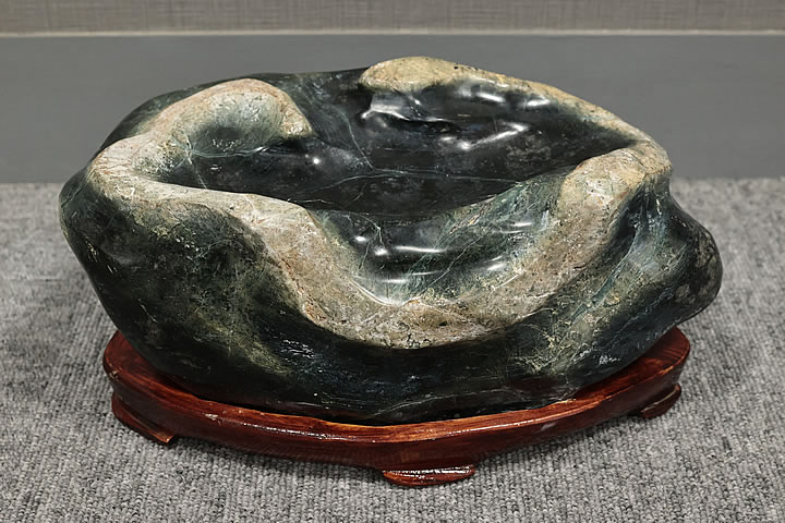 楽天市場】蛇石(蛇、水石)1.4kg 木製台付き : ギャラリーメイスン