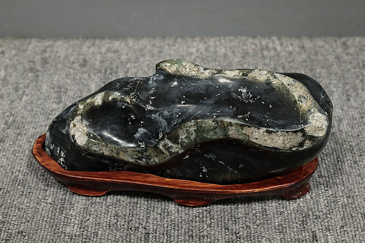 楽天市場】蛇石(蛇、水石)8.4kg 木製台付き : ギャラリーメイスン