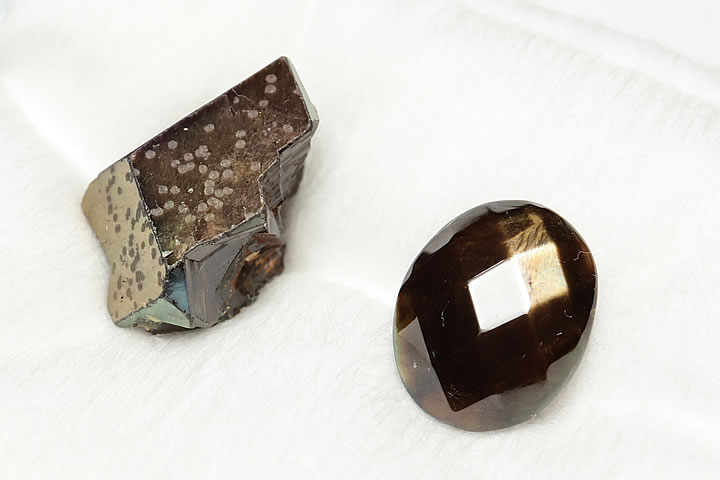 国産天川村 レインボーガーネット ジェムグレードペンダントトップ◇ 萌】奈良県天川村産レインボーガーネット(12.4ct)女神巻きペンダント