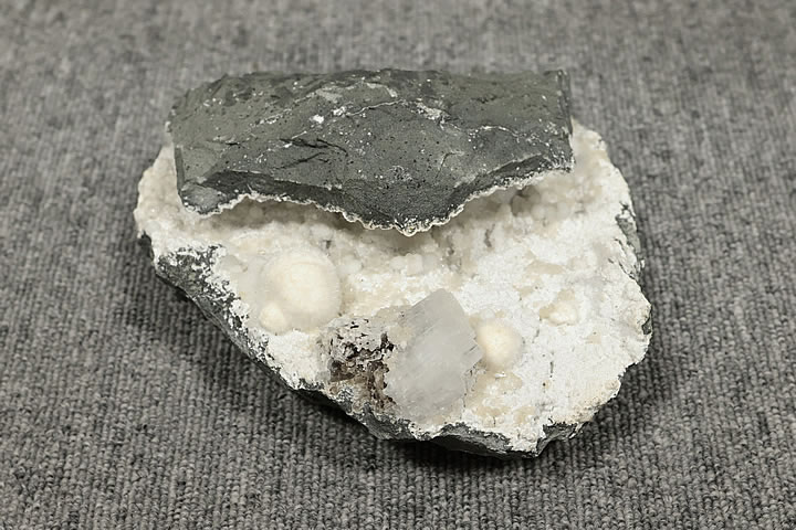 1.8kg オケナイト原石(オーケン石)インド産｜ギャラリーメイスン 9,148円