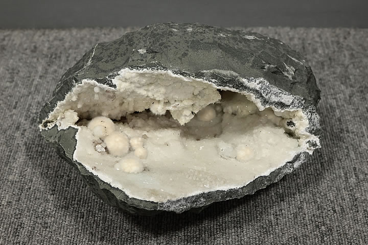 楽天市場】オケナイト原石(オーケン石)インド産 5.29kg : ギャラリー