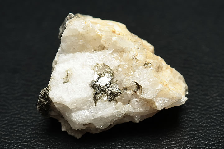 6.8g フェナカイトラフ原石 ロシア産