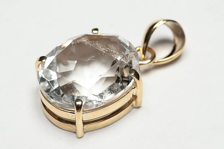 楽天市場】山梨県山梨市乙女鉱山産 乙女水晶「乙女のハート