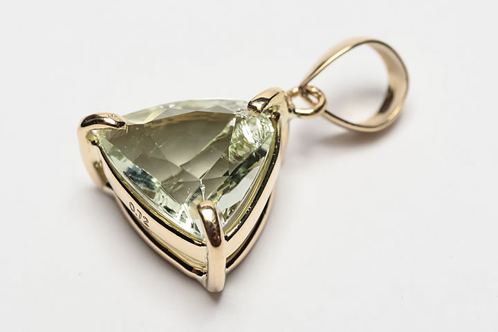0.72ct ライムヘルデライトペンダント　ファイナルグレード++　K18日本加工　ブラジル産