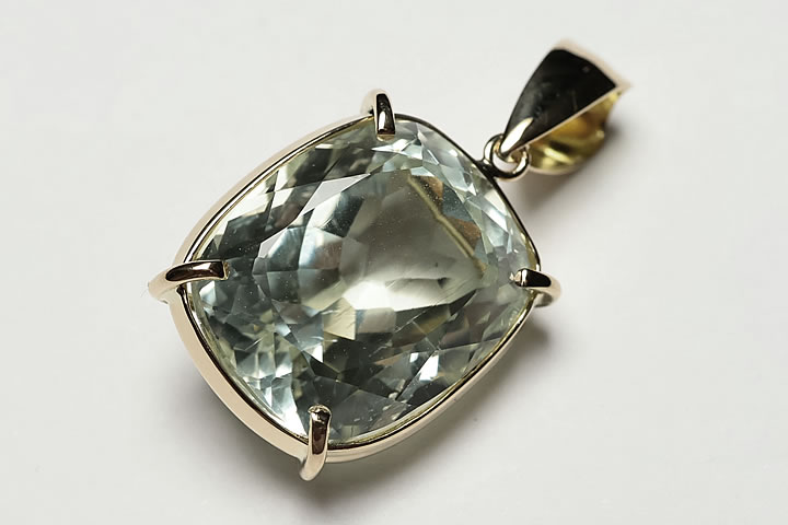 7.10ct K18グリーンクンツァイト(ヒデナイト)カットペンダントトップ ファイナルグレード++++ アフガニスタン産