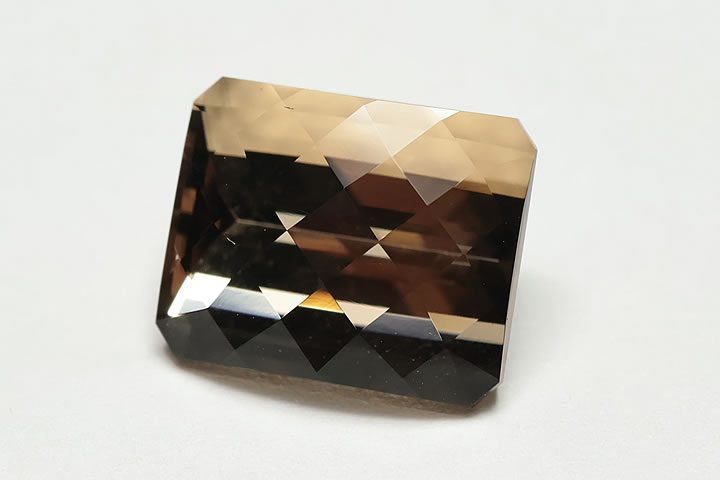 4.83ct 滋賀県大津市産 煙水晶(スモーキークォーツ)ルース 原石付 (日本の職人シリーズ)