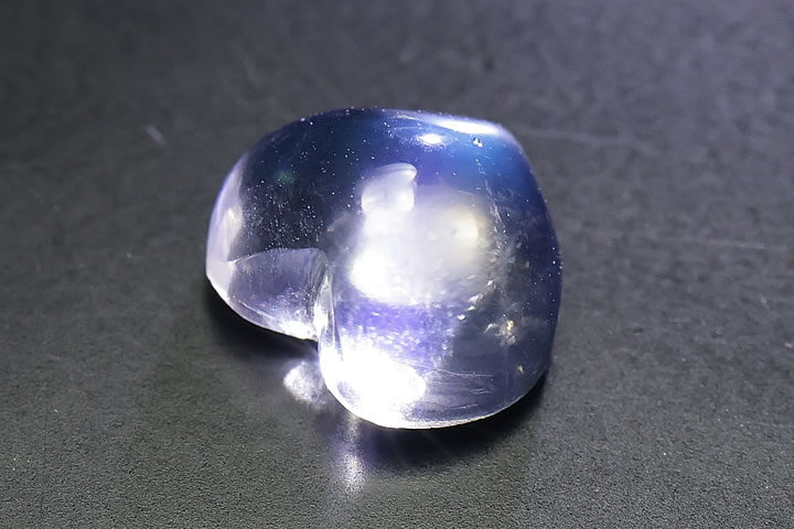1.76ct 宝石質ロイヤルブルームーンハートルース