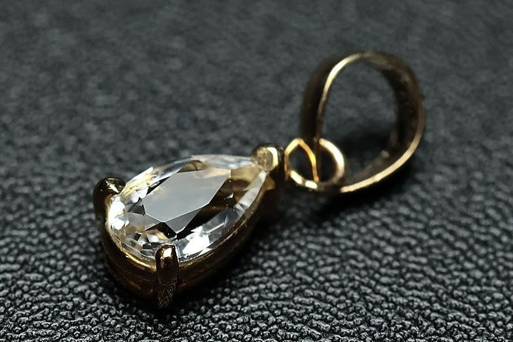 【希少】k18ロシア産フェナカイトペンダントトップ 楽天市場】4.35ctロシア産フェナカイトペンダントトップK18 ファイナル