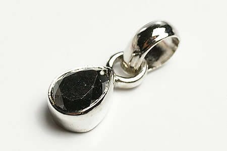 ブラックダイヤモンドカットペンダントトップ　1.5ct