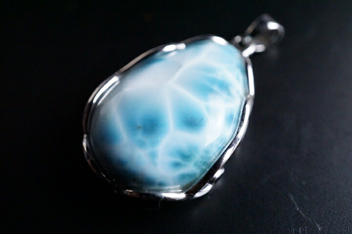 お客　龍ラリマー　ペンダント 楽天市場】ラリマー龍彫刻ペンダントトップ : ギャラリーメイスン