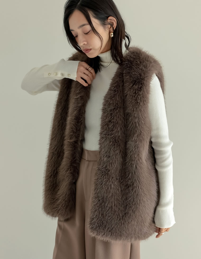 Mサイズ【新品未開封】Rady　希少♡ファーファイバーダウンベスト　KB0030 全品2BUY15%OFFクーポン】M/Lサイズ [販売枚数1.3万枚突破