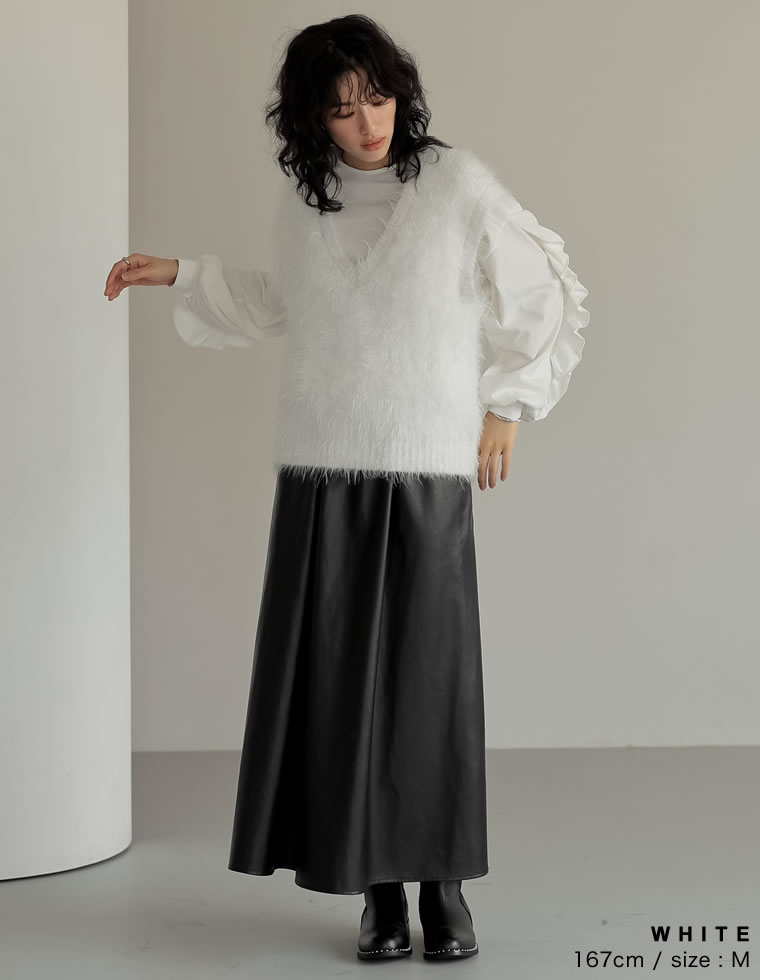 【新品未使用】インゲボルグ 黒 コサージュ付きシャギーニットベスト/2023年秋 新品未使用】インゲボルグ 黒 コサージュ付きシャギーニット