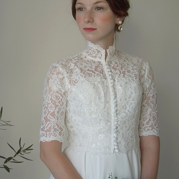 楽天市場 ウエディングドレス 長袖 ウエディングボレロ単品 繊細な総レースの ハイネック 長袖ボレロ ウエディング 結婚式 二次会 パーティー 演奏会などに羽織物の定番 オフホワイト 長袖 ウエディングボレロ キャサリンボレロ Garden Of Grace