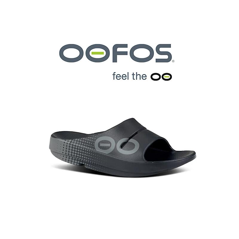 【 OOFOS / ウーアースポーツ 】【 色合い / Black Matrix 】 メンズ ウィメンズ ユニ一発やる サンダル ウーフォス OOahh Sport 家庭用スリッパ 運動競技 黒いこと 白いこと リカバリーサンダル Black Matrix