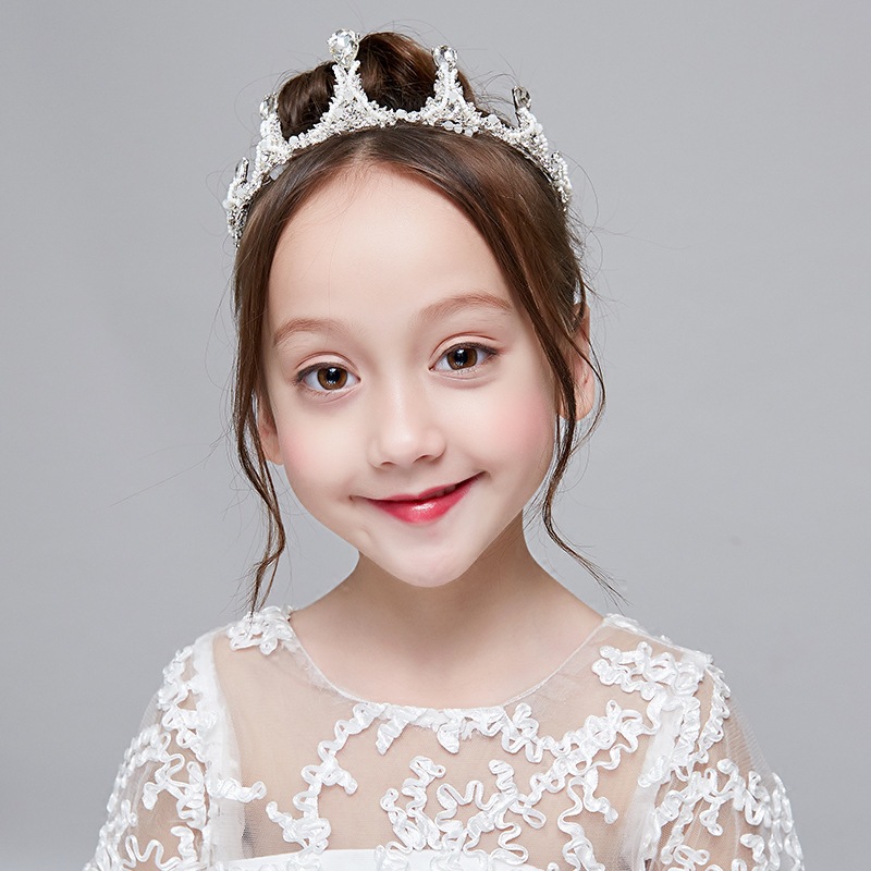 お取り寄せ】 髪飾り ティアラ 子供 発表会 子供ドレス 七五三 ウエディング ヘアアクセサリー キッズ 子供用小物 女の子 ガールズ フォーマル  子供ヘッドドレス 結婚式 花嫁 パーティー 成人式 ピンク ホワイト シルバー whitesforracialequity.org