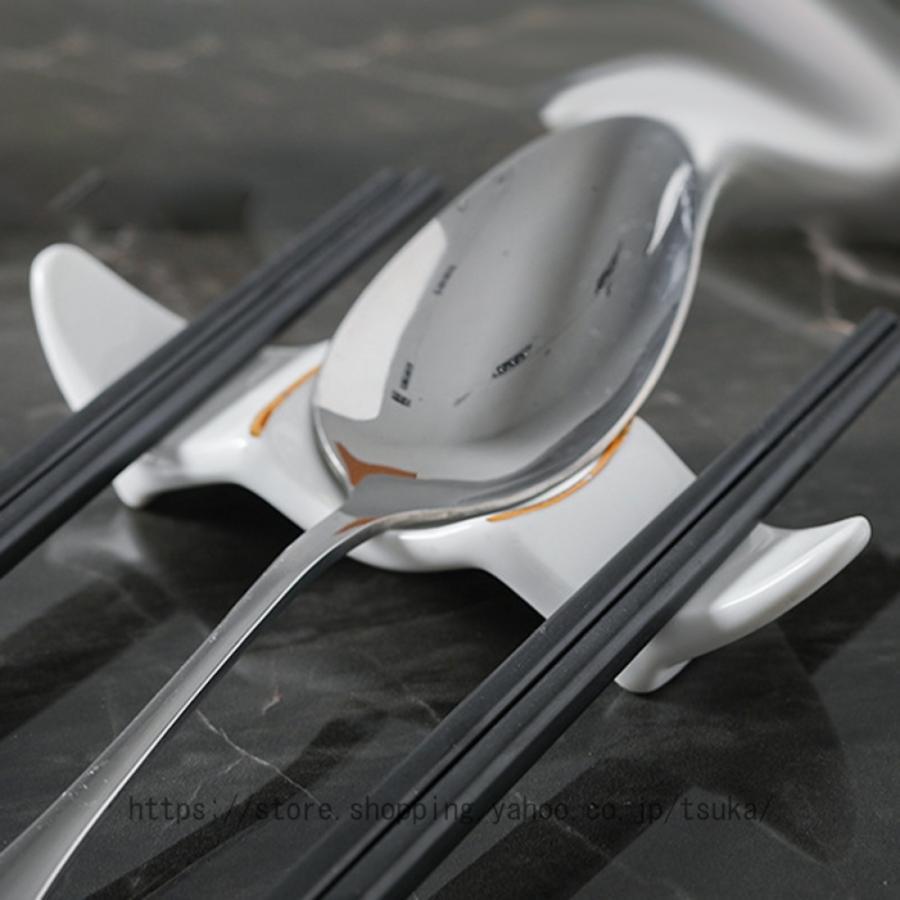 箸たて スプーン置き カトラリーレスト コンパクトタイプ 雑貨 工芸品 おしゃれ セラミック 小型 創造性 食器 箸枕 置物 飾り物 箸置き 贈り物 ギフト