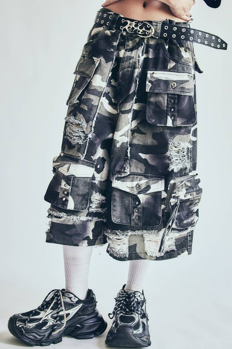 P.N UNDERGROUND (サイコ・ネーション・アンダーグラウンド) ダメージ・カーゴ・ハーフ・パンツ -  Gray Camo