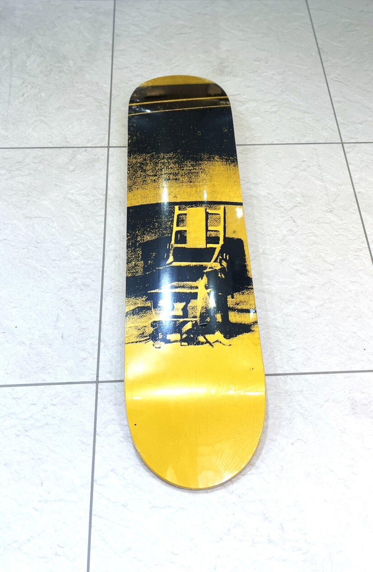 アンディウォーホル Electric chairs\u0027s skatedeck yellow ジクレー 版画 人となり画 滑るゲーム盤 図形 芸術品 工芸 図面 額装