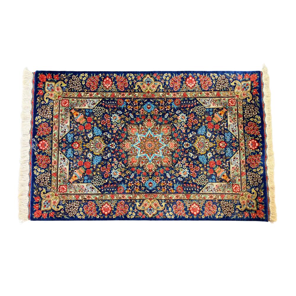 【国内定まりインポート元直送品イラン引っ敷き】品番35235 クムR 絹地 紺 90×58 仕事場ラヒミ