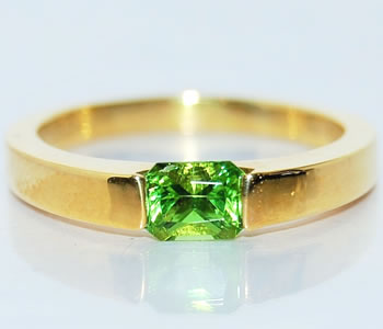メラニーミント ダイオプサイト-0.56ct シンプル K18 タンクデザイン リング 指輪 【店頭受取対応商品】|ジェムパレス