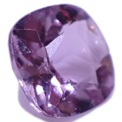 ピンクダイアスポア 0.61ct クッションカット ルース 【レアストーン】 【店長推奨】 【店頭受取対応商品】｜ジェムパレス