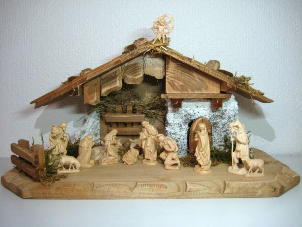 <br><br>《レーピ》<br>欧州教会使用<br>創業100年木彫りブランド<br><br>木彫り　クリスマス人形<br>キリスト降誕セット<br>（プレゼピオ）<br>『ルパート』シリーズ<br><br>人形：ニス仕上げ<br>　　　高さ 5cm　13体<br>台小屋付き<br>【イタリア】