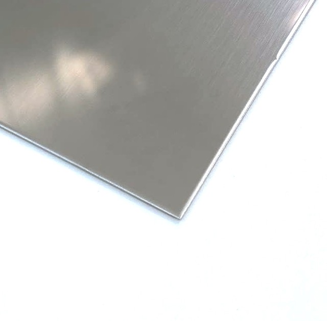 現場屋さん ステン板 SUS304 片面研磨 #400 寸法切り 板厚3.0mm  御希望の寸法で切断します サイズ 1000ミリ(100cm)×900ミリ(90cm) 重量 約21.41kg