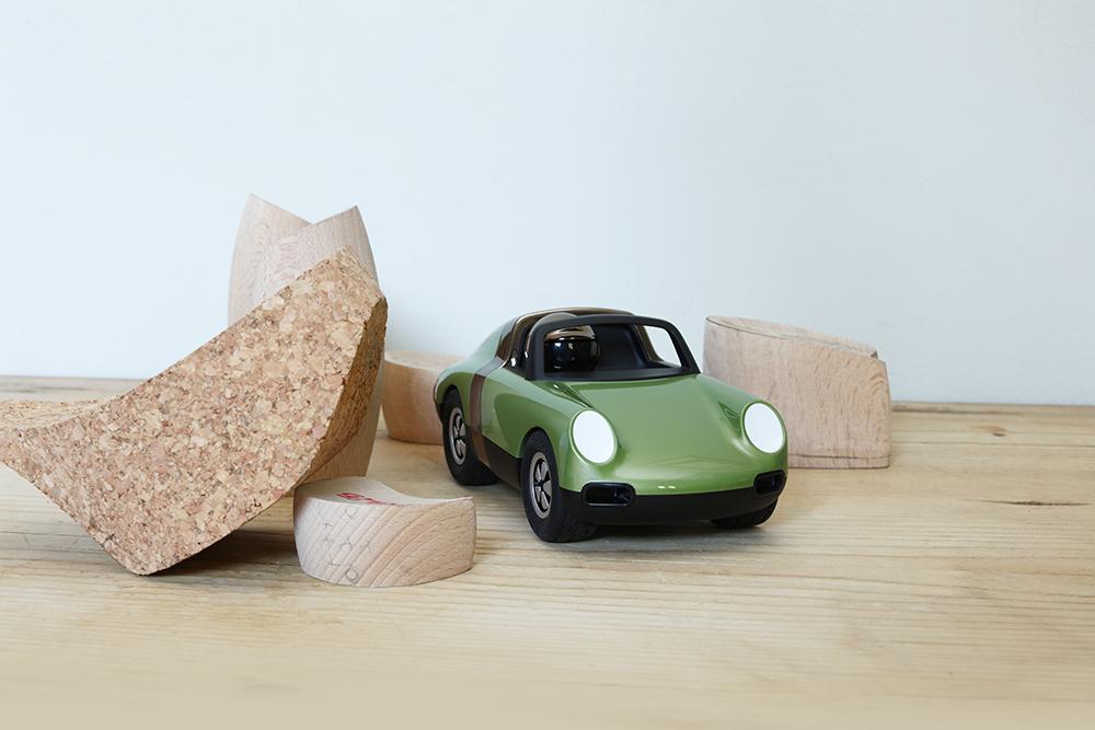 Playforever プレイフォーエバー Luft Hopper 雑貨 30代 40代 50代 60代 男性 父親 祖父 乗り物 車 インテリア おもちゃ 6歳 7歳 8歳 小学生 誕生日 退職祝い 還暦祝い プレゼント イギリス アート 知育玩具 おしゃれ 車好き ポルシェ タルガ