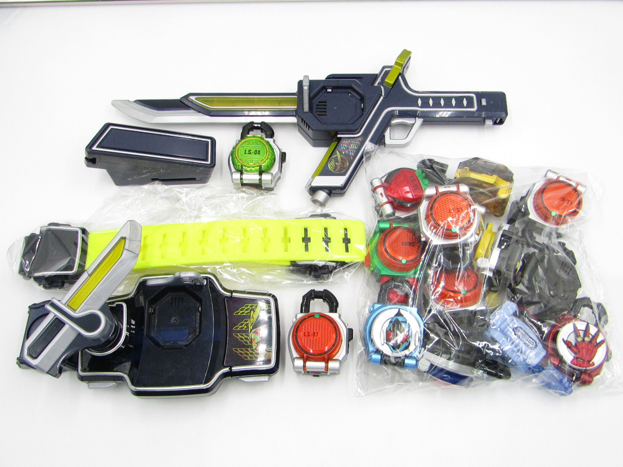 BANDAI - 美品 バンダイ 仮面ライダー鎧武 おもちゃ なりきりアイテム CSMゲネシスドライバー 楽天市場】【中古】 仮面ライダー鎧武 変身玩具 仮面ライダー鎧