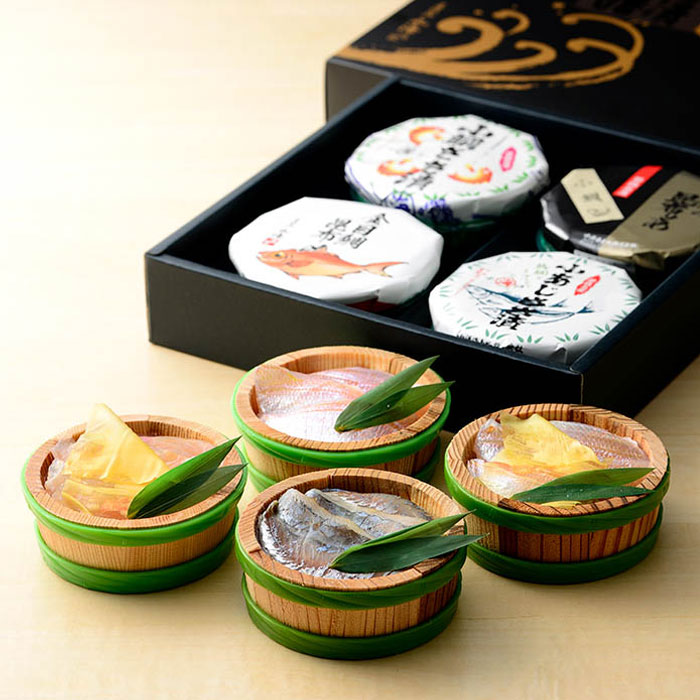 【楽天市場】笹漬膳4個入(小鯛ささ漬、金目鯛昆布〆め、小鯛昆布〆め、小あじささ漬) 若狭小浜 国産 レンコダイ 笹漬け 父の日 母の日：グルチョ-お取り寄せご褒美便-