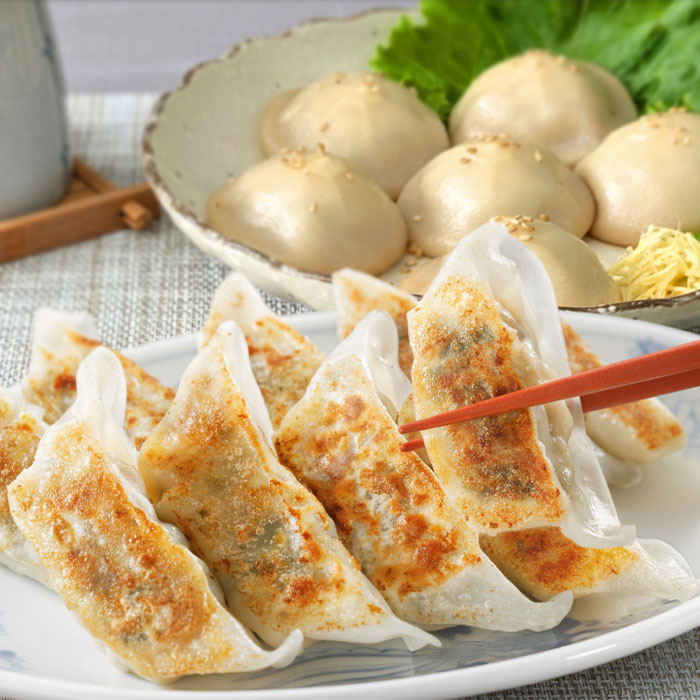 薩摩黒豚餃子と大粒・黒豚焼き小籠包 鹿児島黒豚 100% 冷凍 中華 ぎょうざ ジューシー