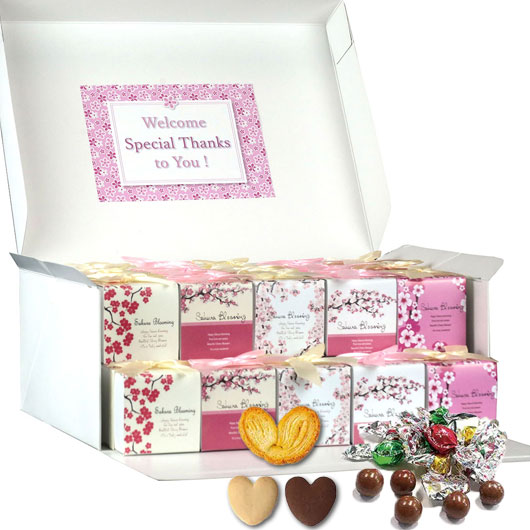 【クーポン有り】【10%OFF】 プチギフト お菓子セット 【送料無料】 【ボードBOX付き】桜CCさくらグルメ40個入 クッキー プチギフト お菓子 子ども会 プチギフト 運動会 出産内祝い 出産 内祝 プチギフト 退職 産休|ギフトショップ モモフク