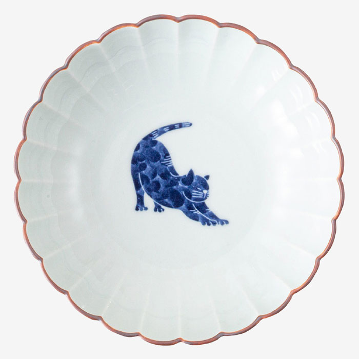 【選べる枚数（1～10枚）】呉須猫  菊割小鉢（φ14珊） 背伸び(25712)窯元の珠玉 ≪高山≫【貨物輸送込み通貨価値】