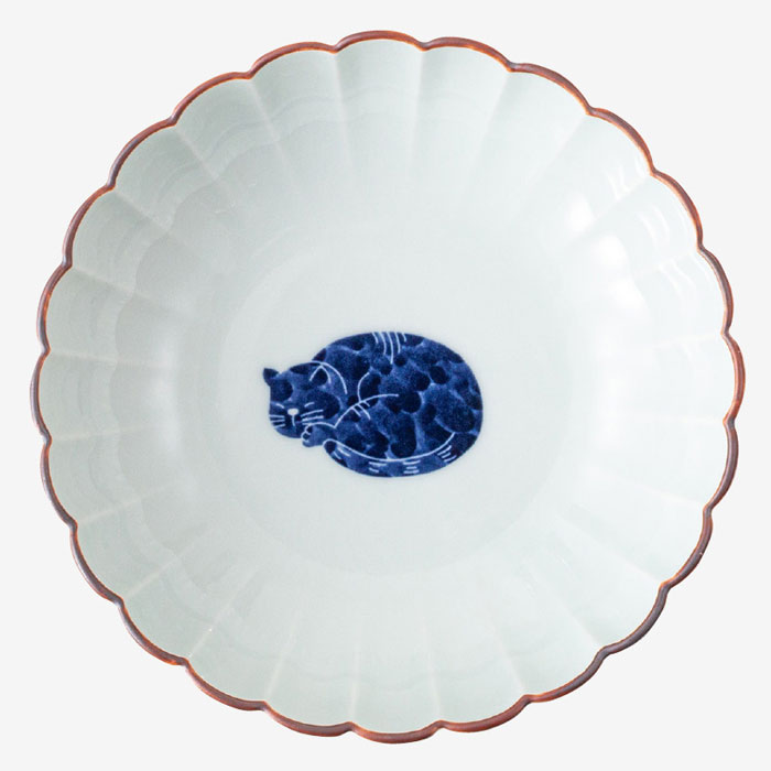 【選べる枚数（1～10枚）】呉須猫  菊割小鉢（φ14糎） 三日月(25715)窯元の珠玉 ≪高山≫【貨物輸送込み通貨価値】