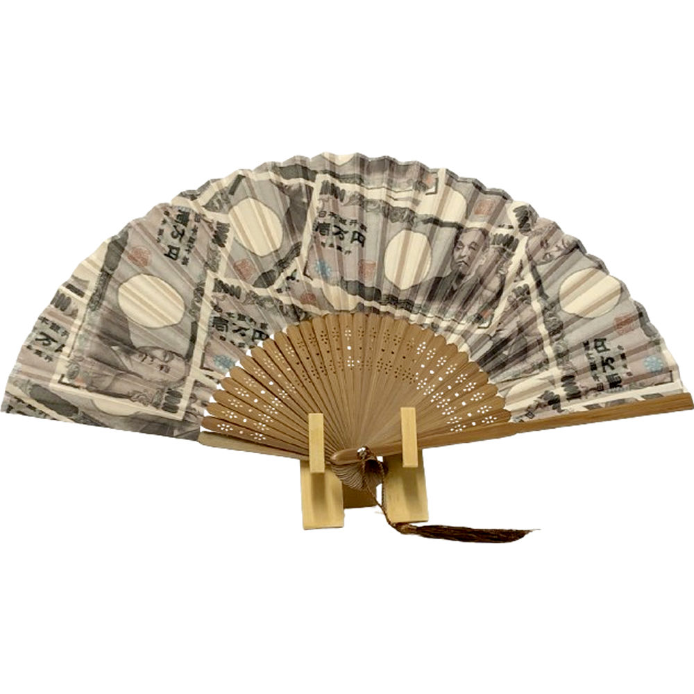 扇子プロップス( •̀ᴗ•́ )/♪ 宇宙（そら）飛ぶクジラ 京扇子 〜透かして楽しいスケルトンデザイン
