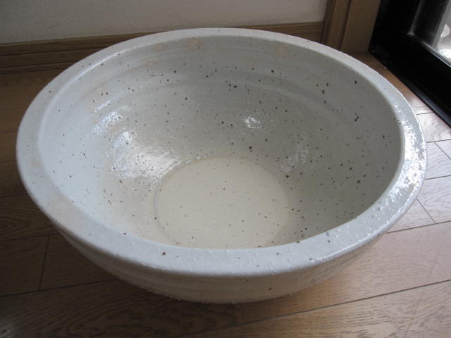 白ボール型水鉢　大きいサイズ 水鉢　　睡蓮鉢