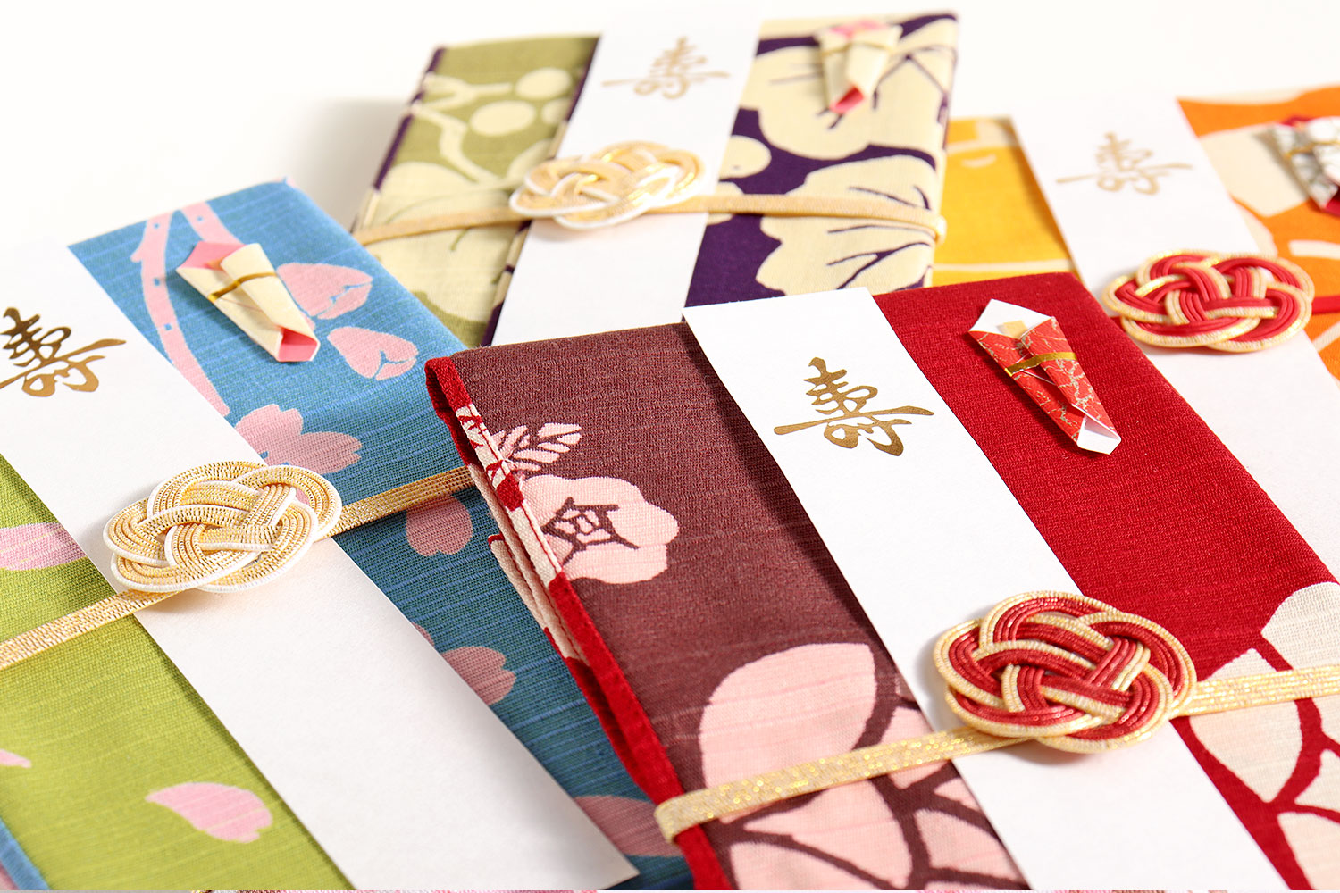 使うたびに思い出す幸せな瞬間。風呂敷包みのご祝儀袋